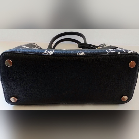 kate spade Margaux Dandelion Medium size satchel. - Picture 5 of 12